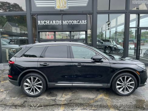 Used 2020 Lincoln Corsair Reserve w/ Elements Package image 2