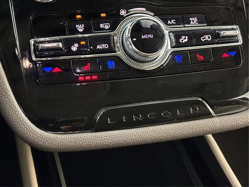 Used 2022 Lincoln Corsair AWD w/ Equipment Group 101A image 38