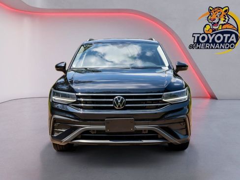 Used 2024 Volkswagen Tiguan Wolfsburg Edition AWD/4WD image 2
