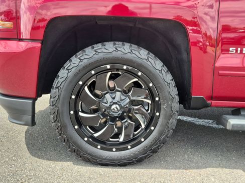 Used 2018 Chevrolet Silverado 1500 LT w/ All Star Edition AWD/4WD image 30
