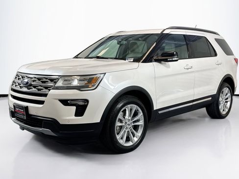 Used 2018 Ford Explorer XLT w/ Equipment Group 202A image 1