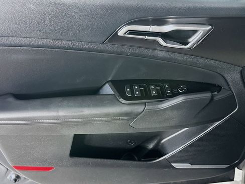 Used 2024 Kia Sportage EX FWD image 23