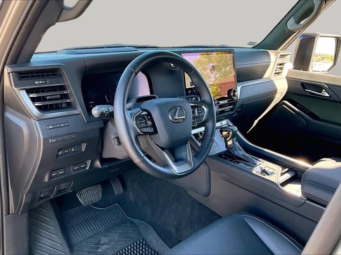 Used 2025 Lexus GX 550 AWD/4WD image 17