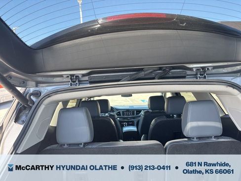 Used 2021 Buick Enclave Essence w/ Sound and Sites Package FWD image 14