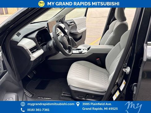 New 2026 Mitsubishi Outlander SEL AWD/4WD image 10