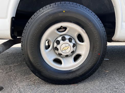 Used 2022 Chevrolet Express 2500 w/ Driver Convenience Package image 23