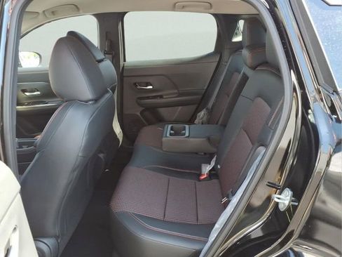 New 2026 Nissan Kicks SR AWD/4WD image 32