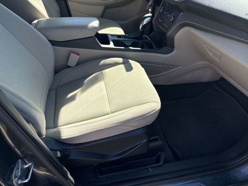 Used 2018 Ford Escape SE FWD image 26