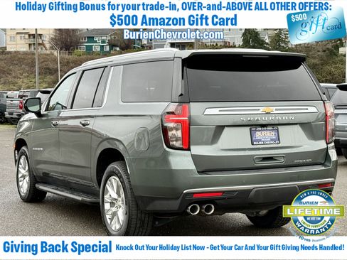 Used 2023 Chevrolet Suburban Premier image 3