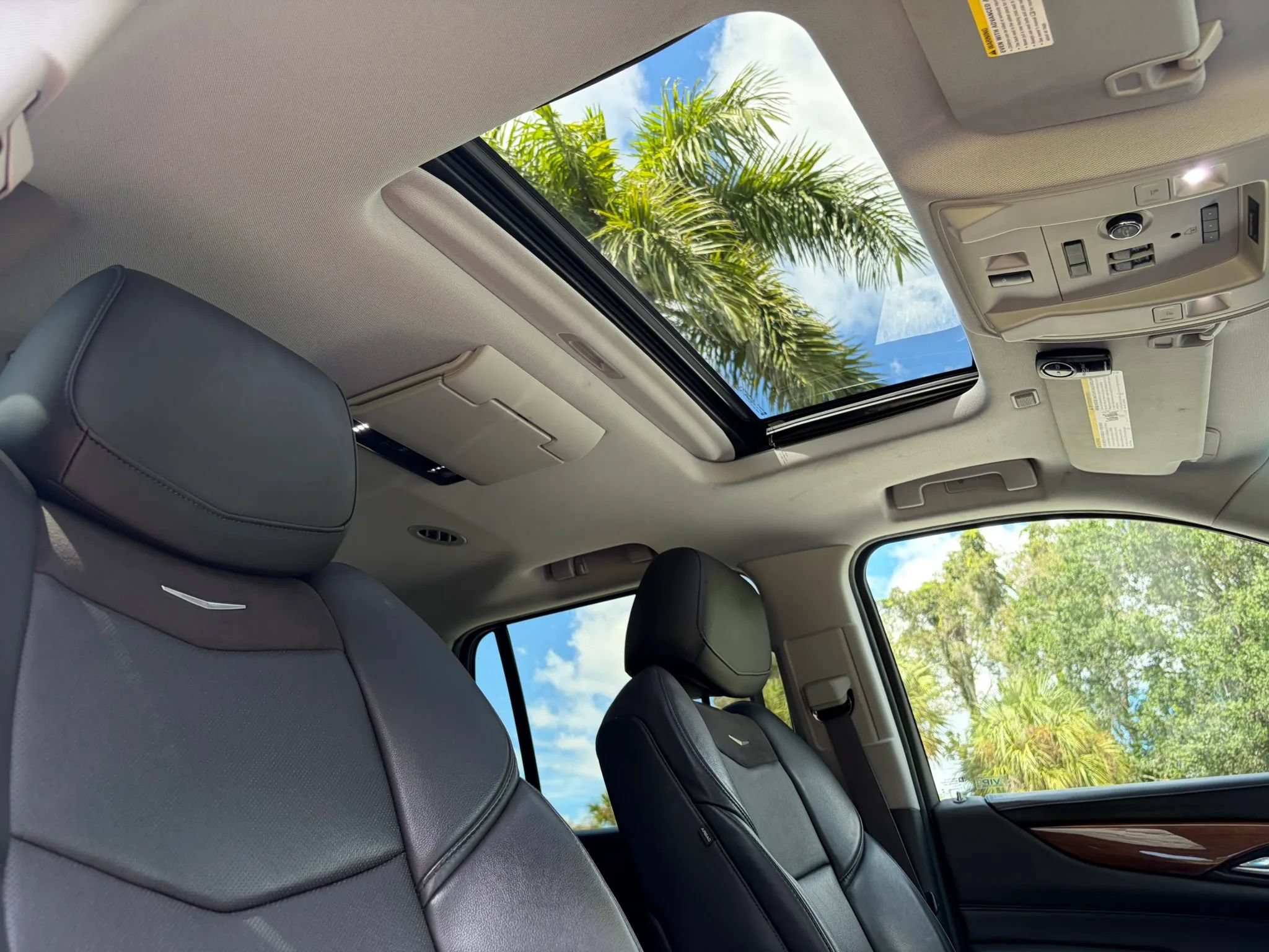 Used 2016 Cadillac Escalade Luxury RWD image 46