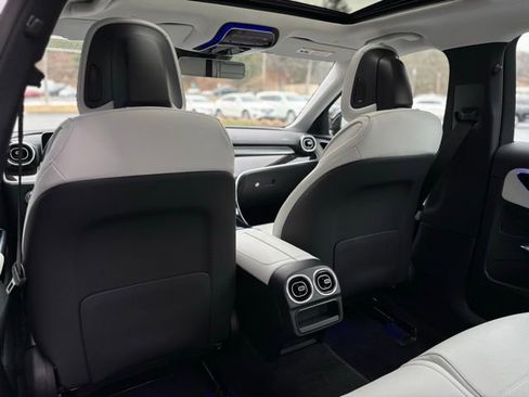 Used 2025 Mercedes-Benz C 300 Sedan image 23