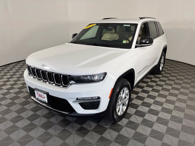 Used 2023 Jeep Grand Cherokee Limited AWD/4WD image 3