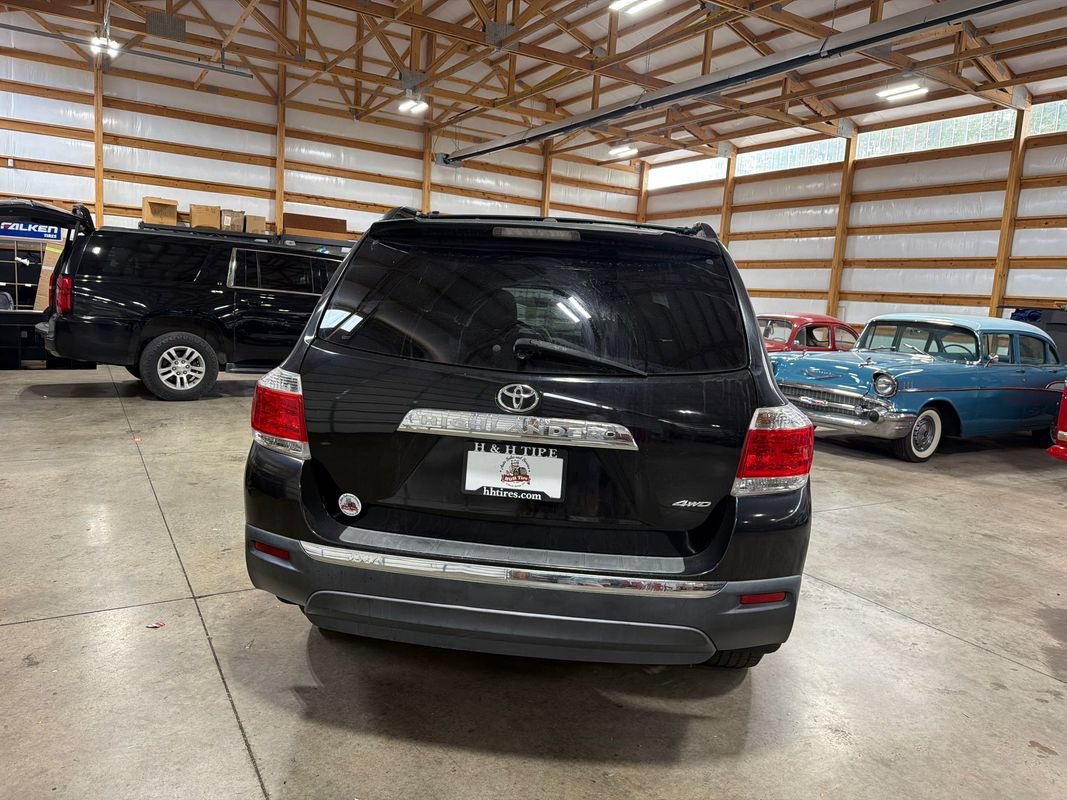Used 2011 Toyota Highlander Limited w/ Tow Pkg AWD/4WD image 9