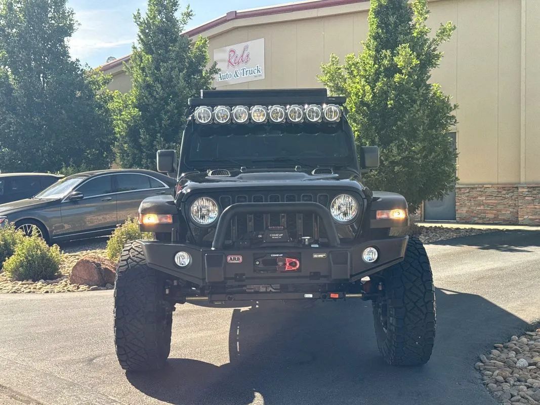 Used 2023 Jeep Gladiator Rubicon w/ Cold Weather Group AWD/4WD image 8
