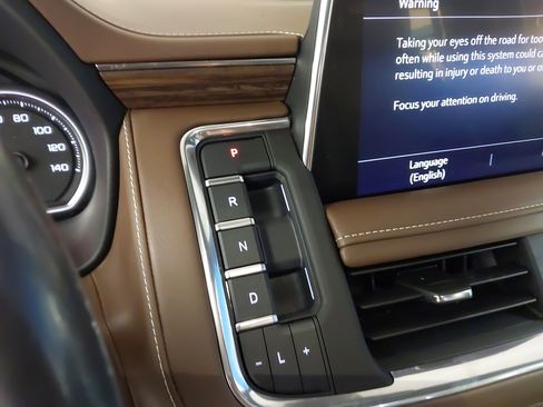 Used 2021 Chevrolet Tahoe High Country w/ Premium Package image 22