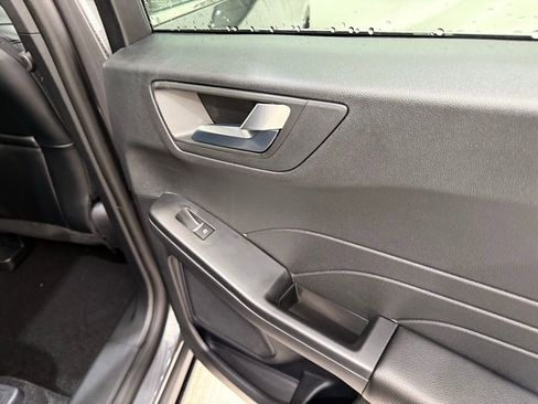 New 2025 Ford Escape SE image 24