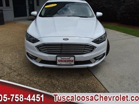 Used 2018 Ford Fusion SE w/ Equipment Group 601A FWD image 4