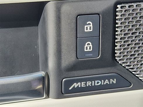 Used 2024 Land Rover Defender 110 S image 29