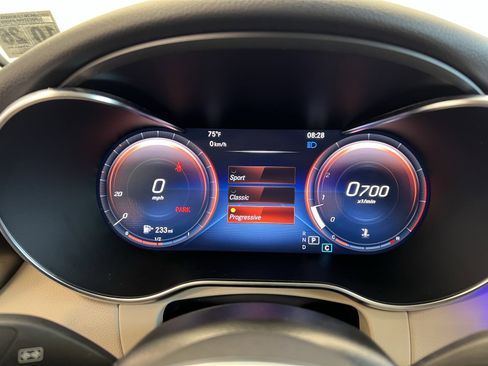 Used 2021 Mercedes-Benz GLC 300 4MATIC image 21