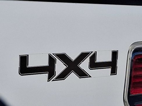 Used 2013 Ford F150 Lariat w/ Lariat Chrome Pkg image 33