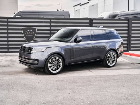 Used 2025 Land Rover Range Rover SE AWD/4WD image 5