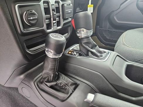 New 2026 Jeep Gladiator Sport AWD/4WD image 24