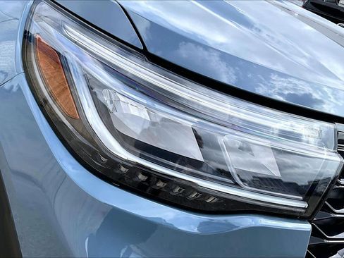 Used 2025 Ford Explorer ST image 29