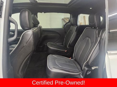 Used 2026 Chrysler Pacifica Limited image 24