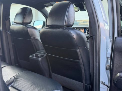 Used 2019 Toyota Tacoma TRD Off-Road image 58