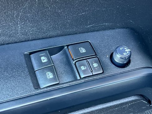 Used 2022 Toyota Tacoma SR RWD image 12