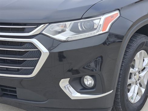 Used 2021 Chevrolet Traverse LT image 10