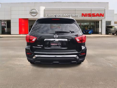 Used 2020 Nissan Pathfinder S image 4