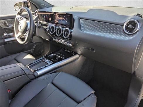 Used 2025 Mercedes-Benz GLA 250 image 21