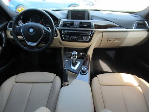 Used 2018 BMW 330i Sedan w/ Convenience Package image 10