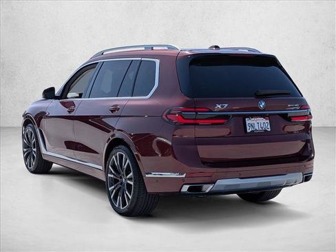 Used 2025 BMW X7 xDrive40i w/ Climate Comfort Package AWD/4WD image 8