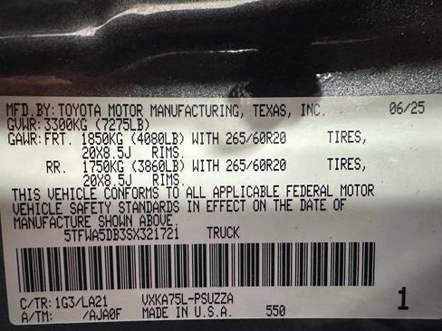 Used 2025 Toyota Tundra Platinum w/ TRD Off-Road Package AWD/4WD image 11