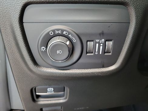 New 2026 Jeep Grand Cherokee Limited AWD/4WD image 13