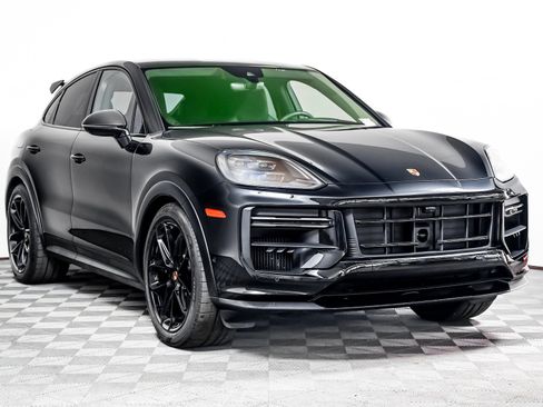 Certified 2025 Porsche Cayenne Turbo GT AWD/4WD image 8