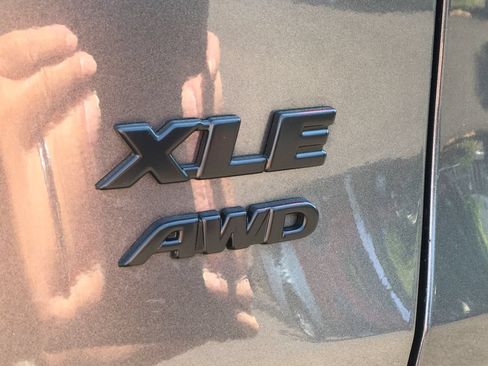 Used 2021 Toyota RAV4 XLE w/ Convenience Package AWD/4WD image 6