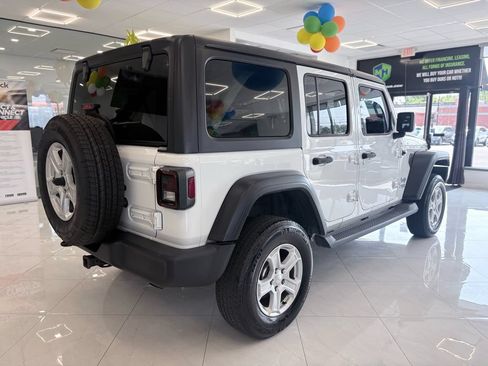 Used 2018 Jeep Wrangler Unlimited Sport S AWD/4WD image 12