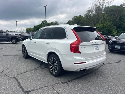 Used 2021 Volvo XC90 T5 Momentum w/ Climate Package AWD/4WD image 3