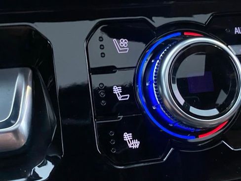 Used 2024 GMC Sierra 3500 Denali Ultimate image 16