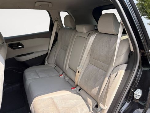 Used 2024 Nissan Rogue SV FWD image 13