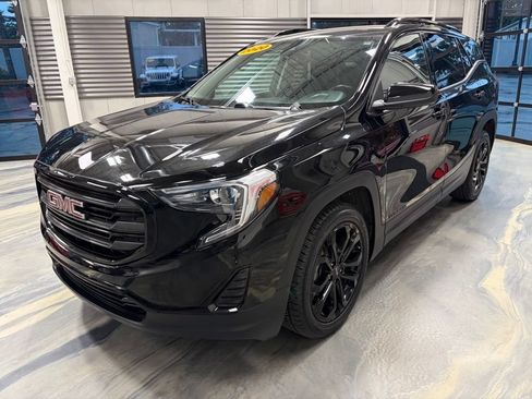 Used 2020 GMC Terrain SLE w/ Driver Convenience Package FWD image 3
