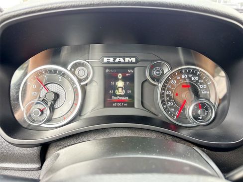 Used 2024 RAM 2500 Tradesman w/ Chrome Appearance Group AWD/4WD image 14