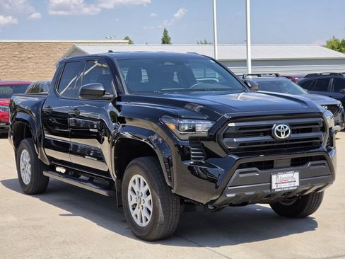 Used 2024 Toyota Tacoma SR RWD image 2