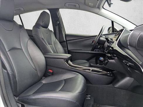 Used 2016 Toyota Prius Three Touring image 22