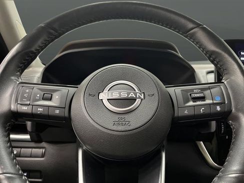 Used 2023 Nissan Rogue SL w/ SL Premium Package image 17