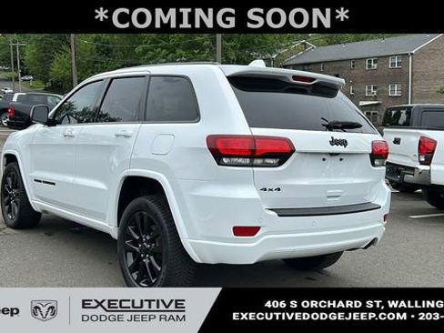 Used 2019 Jeep Grand Cherokee Altitude AWD/4WD image 6