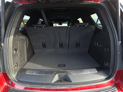 Used 2024 Chevrolet Tahoe Z71 w/ Luxury Package image 33